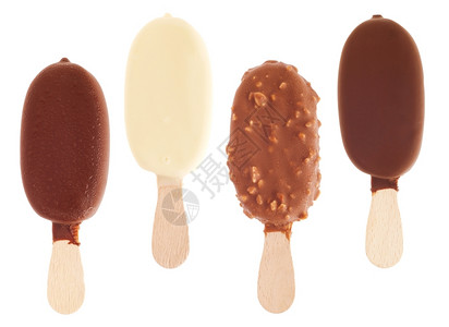 茶点冰棒个美味的巧克力冰淇淋牛奶白杏仁底孤立的黑色图片