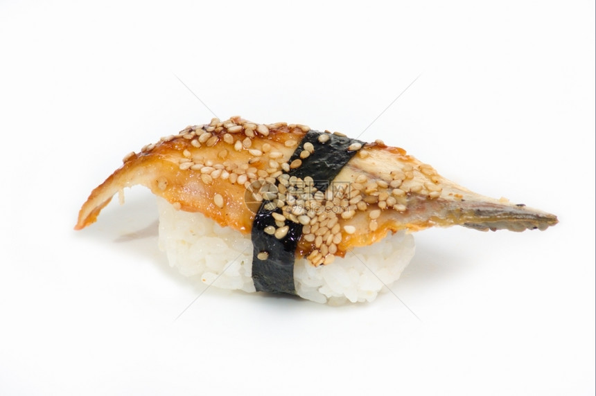 托盘亚洲人饭团各种寿司和生鱼片图片