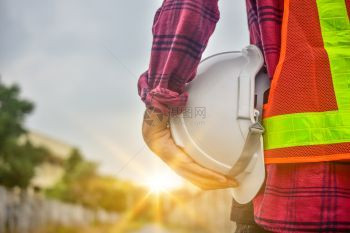 专业的技术员工程师持有安全帽建筑工人专业安全作行建筑人员经理服务技术的图片