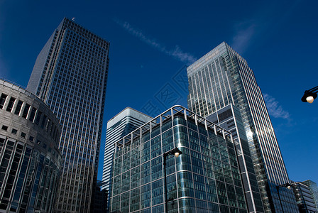 伦敦人金融区著名的摩天大厦CanaryWharf目的地明亮码头图片