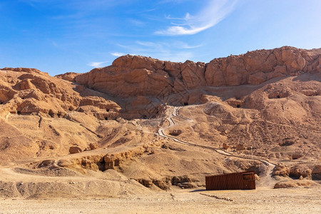 国王谷岩石中的埃及卢克索阿蒙世界地标高清图片