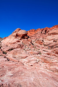巨石夏天加利福尼亚观察莫哈韦沙漠干燥地貌和红岩层图片