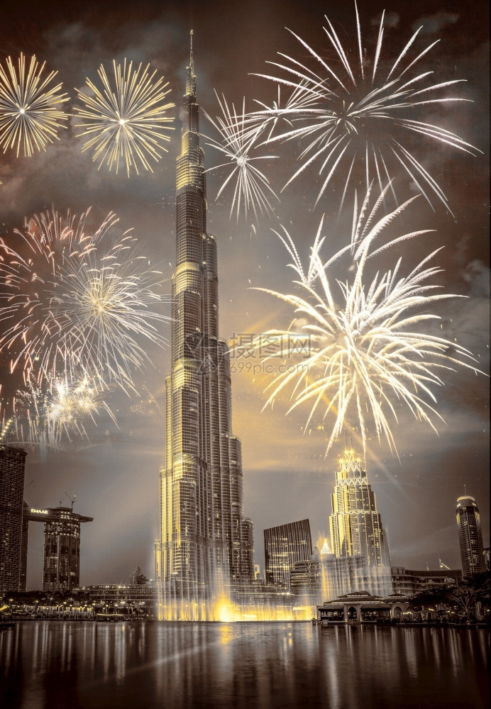 BurjKhalifa周围的烟花异国新年目的地迪拜阿联酋日落世界天空图片