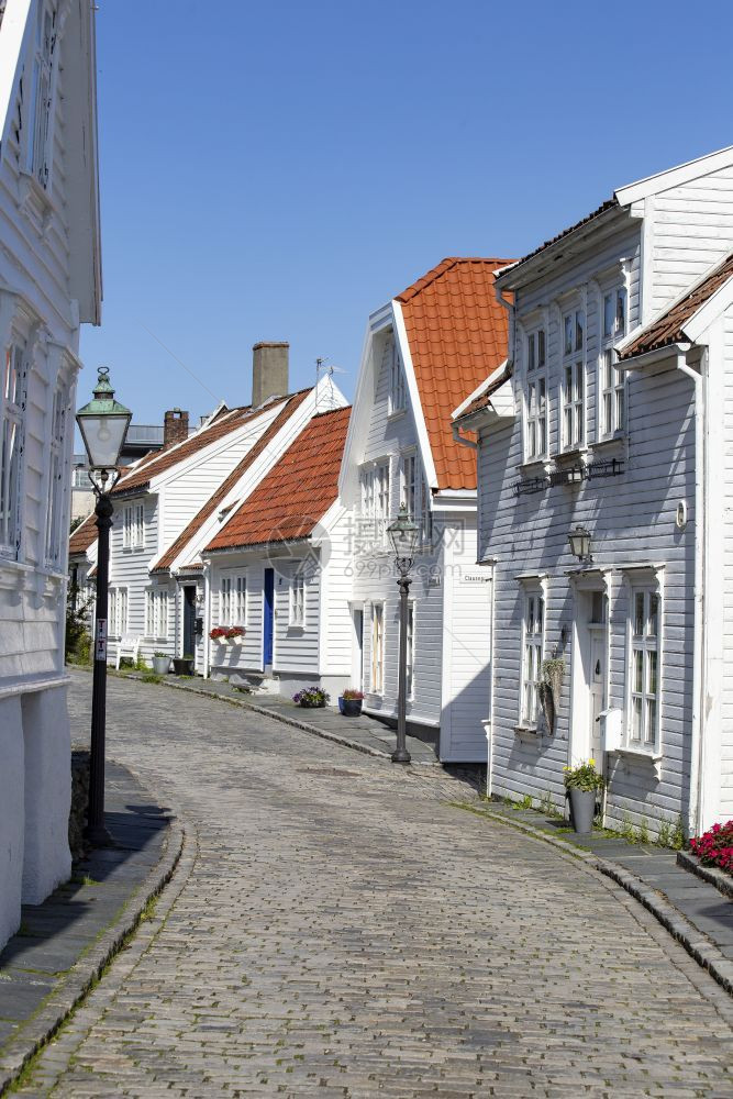 复古的吸引力白色挪威老斯塔万格镇2018年9月传统白房子特写挪威老斯塔万格镇月传统白房子图片