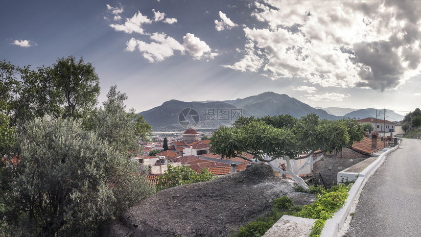 假期外部的希腊卡兰巴市的全景顶楼层希腊梅托拉古代拜占庭卡兰巴市一侧户外图片