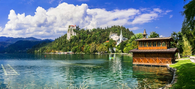 如画美丽的浪漫湖在斯洛文尼亚与城堡相望旅行远足图片