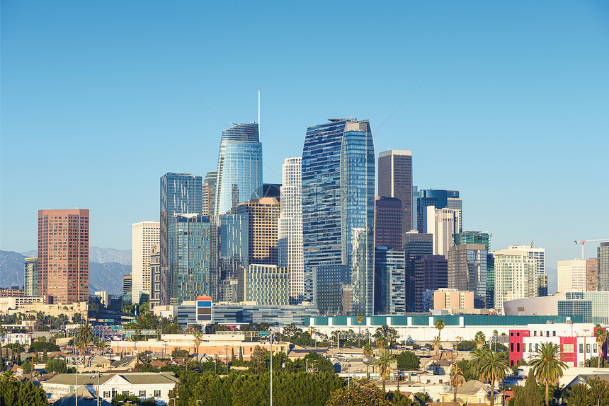 城市风景优美大街洛杉磯市中心在阳光明媚的白天摩大楼际线图片