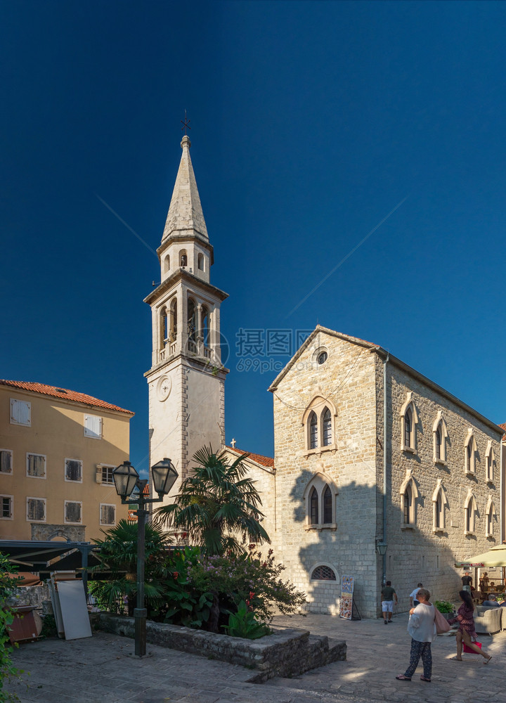 Budva黑山07128年7月在Budva老镇圣约翰教堂在黑山布德瓦的圣约翰教堂阳台正方形堡垒图片
