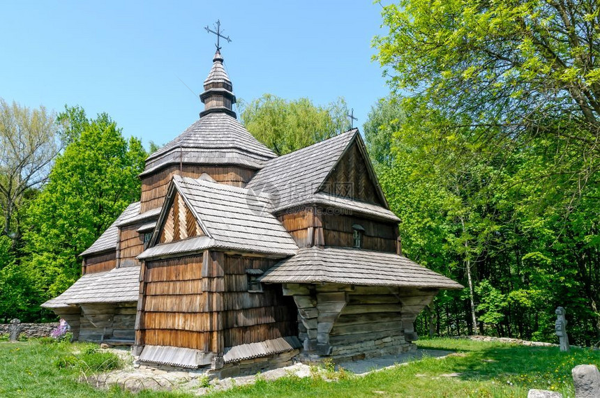 过时的吸引力辅附近皮罗戈沃一个典型的乌克兰古董东正教堂图片