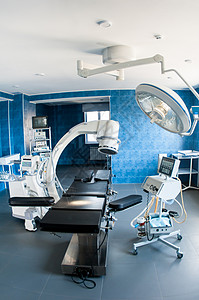 手术台与医疗设备图片