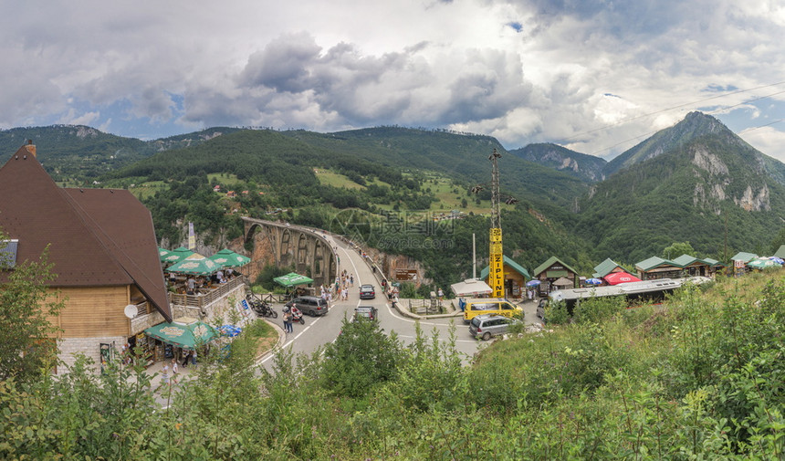 景点地标黑山Tara河071628Djardjevic桥和黑山Durmitor公园的Tara河峡谷全景2018年7月6日图片