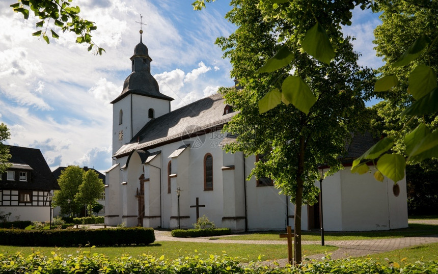 乡村的钟德国施马伦堡Sauerland村Oberkirchen教区堂地点图片