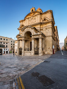 钟建筑学意大利圣凯瑟琳教堂和晚上让瓦莱特皮扎马耳他瓦莱特结石图片