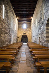玄武岩三位一体老的撒丁岛圣特里尼塔迪萨卡鲁吉亚教堂图片
