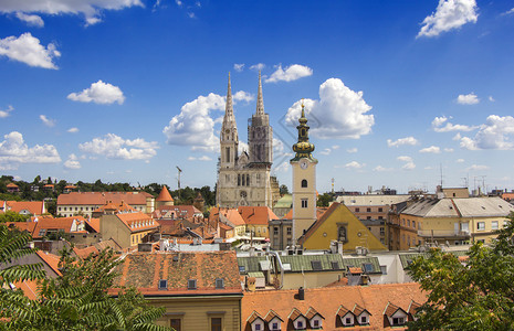 旅行萨格勒布大教堂和圣凯瑟琳上城全景欧洲背景