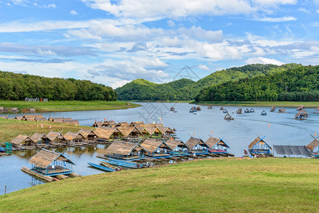竹筏小屋漂浮的竹筏背景