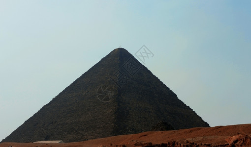 阳光埃及沙漠吉萨的金字塔夏天图片