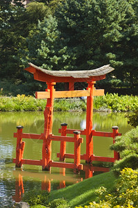 植物日本花园和池塘红色锌塔质地户外图片