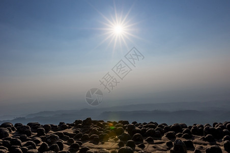 质地旋钮太阳光照亮从镜头上方的孔丘石地普欣隆梁克拉公园和诺布石头地的表面照片背景图片