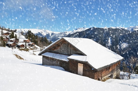 冬季雪景木屋风光图片