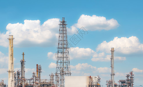 危机燃料技术蓝天背景炼油厂或电力能源行业油气生产厂石化工天然气储罐石油业务图片