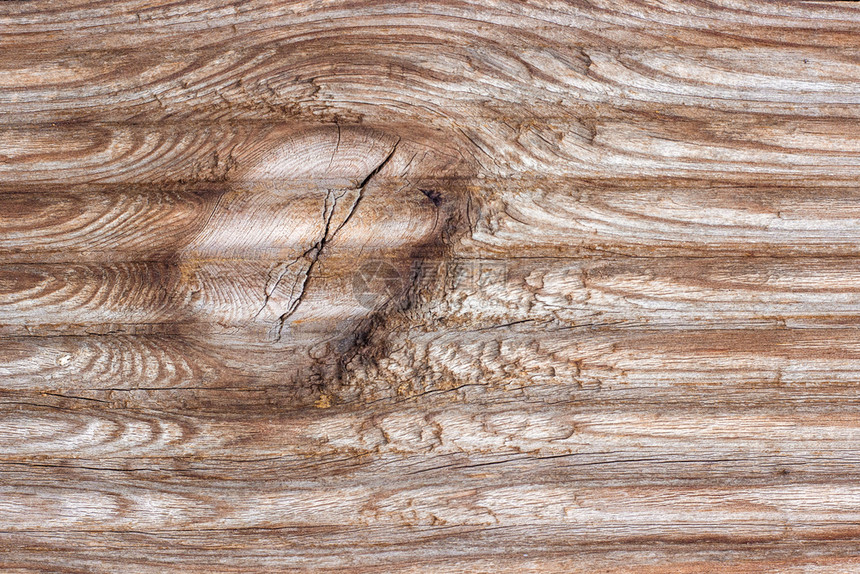 有条纹的一种松软木板表面有裂缝和结底纹理的痕迹锯图片