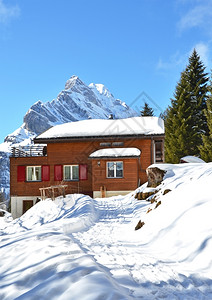 冬季雪景木屋风光图片