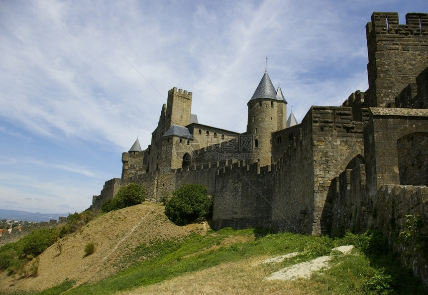 美丽的古老城堡在法国南部的卡松风景遗产镇防御图片