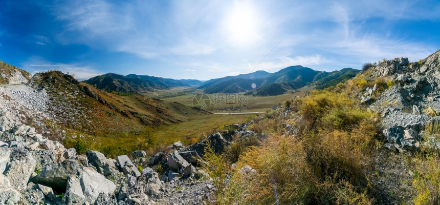 休息爬坡道秋天的阿尔泰山和丘陵全景照片秋天的阿尔泰山和丘陵全景照片新鲜图片