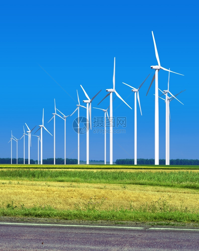 美丽的绿色草地风力涡轮机发电技术可再生气候图片