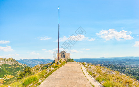 洛夫琴悬崖坟PeterNjegos陵墓在黑山Lovcen山区的陵墓图片