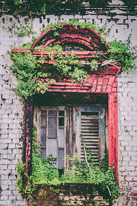 下城的旧木制窗户百叶目的地屋联排别墅图片