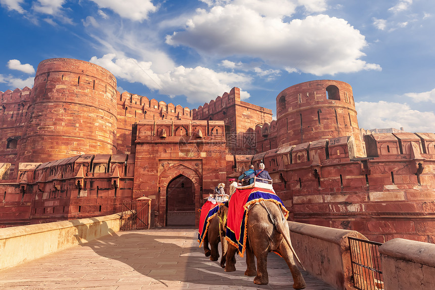 塔Agra堡和大象印度的视野入口遗产图片