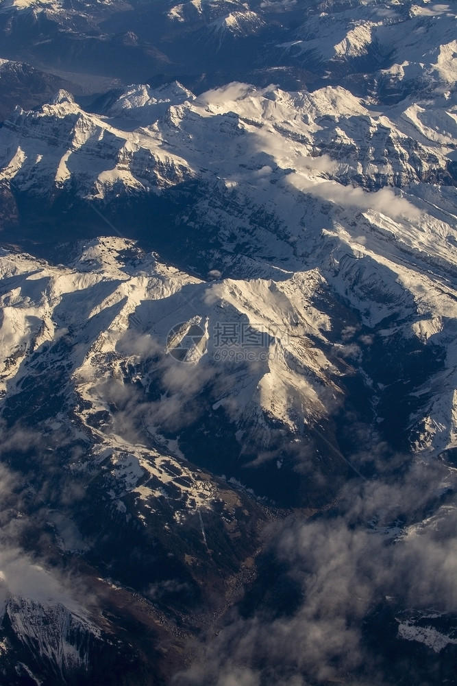 冬季雪山风光图片