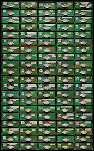 旧绿色金属柜子配木制抽屉旧绿色金属柜子装木制抽屉质地办公室组织图片