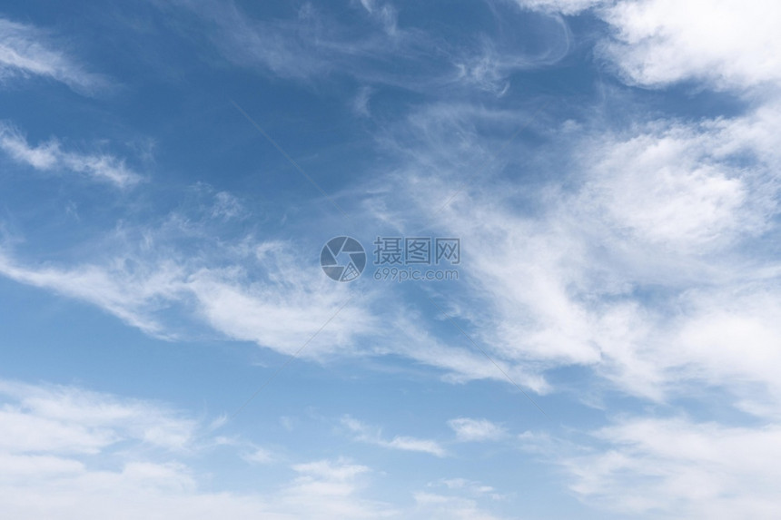风景优美黑暗的蓬松云彩有风天空分辨率和高质量的美丽照片蓬松的云彩有风天空高质量美丽照片概念蓝天图片