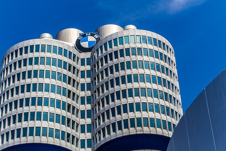 宝马总部慕尼黑BMW博物馆巴伐利亚蓝天空的巴伐利亚办公室在欧洲前往德国时被杀世界现代背景