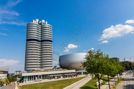 那么大圆筒慕尼黑BMW博物馆巴伐利亚蓝天空的巴伐利亚办公室在欧洲前往德国时被杀语城市技术的背景