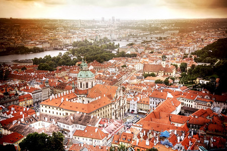 城市景观旅游布拉格哈德卡纳秋季欧洲城市概念晚上图片