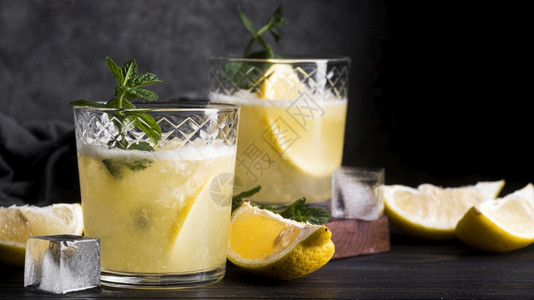 液体墨西哥人含柠檬的酒精饮料鸡尾食物图片