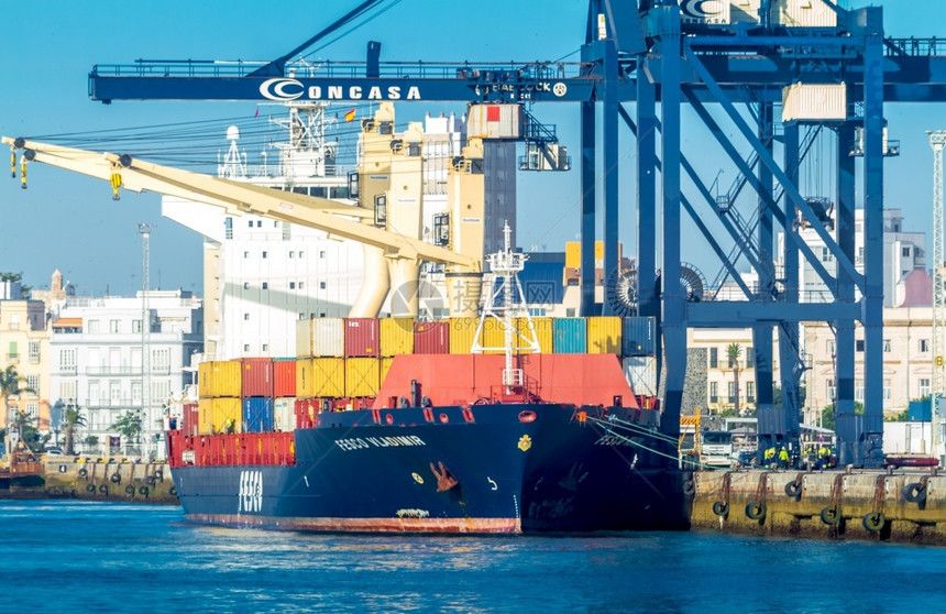 工业的西班牙加斯201年6月4日在西班牙加的斯港下载FescoVladimirMediterranea货船日Vladimir血管图片
