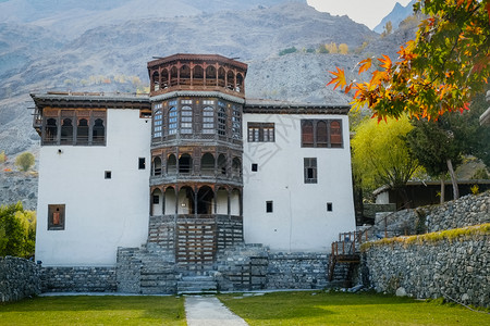 宫面食品包装巴基斯坦GhancheGilgitBaltistan的著名地标秋天古代Khaplu堡宫大厦面和主要入口木制的当地甘切背景