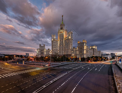 科捷尔尼切斯卡娅城市黄色的高清图片