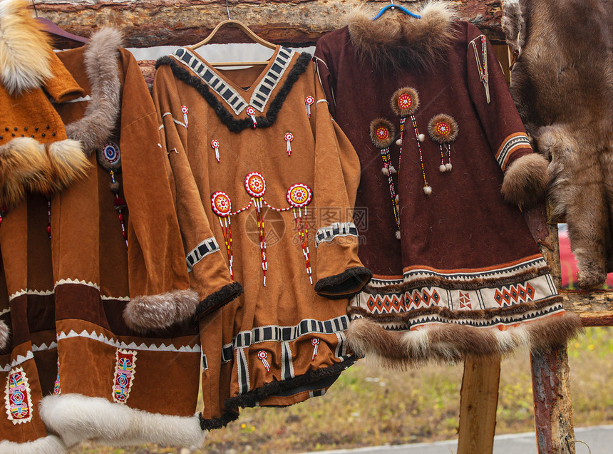 驯鹿灵北方人民穿着堪察卡衣服的北方人民衣着和服装以及社会的图片