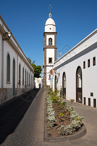 户外西班牙兰萨罗特阿雷西菲的伊格莱亚德圣吉恩斯古老教堂外景欧洲金丝雀图片