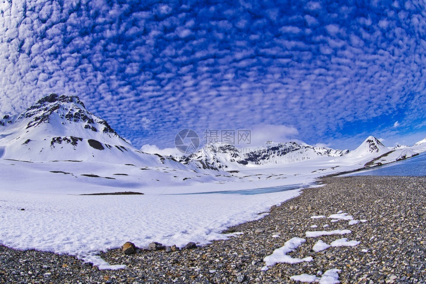 雪地山脉特里格哈姆纳湾奥斯卡二号陆地北极斯匹茨贝根瓦尔巴德挪威欧洲生态旅游土地图片