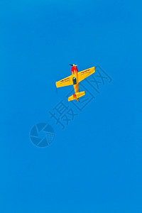 速度参加201年9月日在西班牙卡迪兹Cadiz举行的卡迪兹第四次航空展览会的梅丽莎彭贝顿号特30S飞机额外的绿色图片