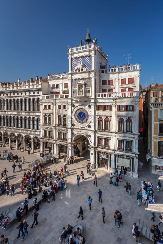 威尼斯人狮子古老的2014年3月8日意大利威尼斯圣马克广场2014年3月8日圣马可广场是意大利威尼斯的主要公共广场图片