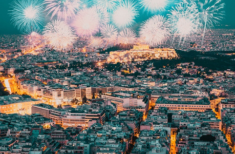 天空雅典新年的烟花节日庆祝活动希腊建造图片