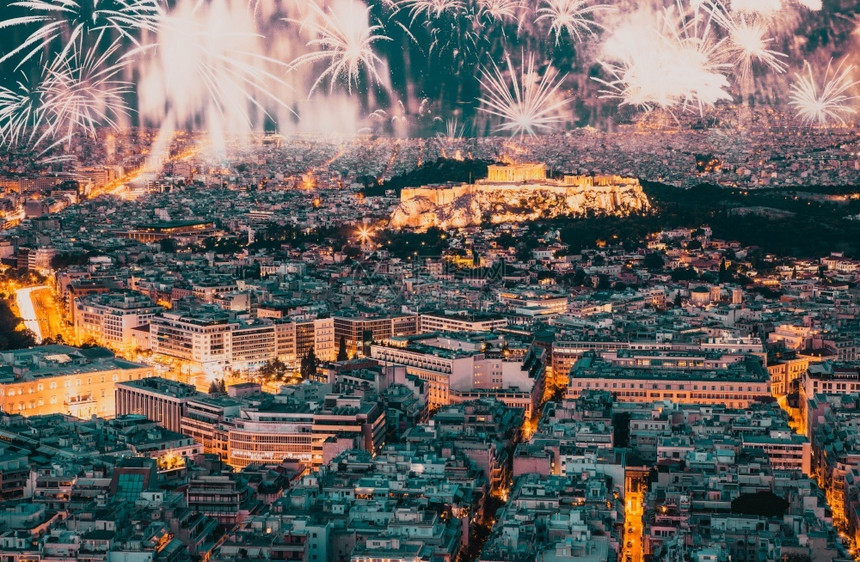 柱子雅典新年的烟花节日庆祝活动爆炸地标图片